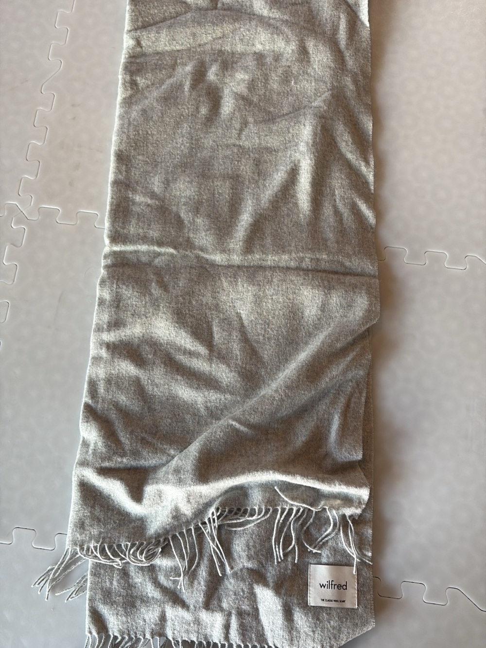 Wilfred Light Gray Knit Scarf with Fringe